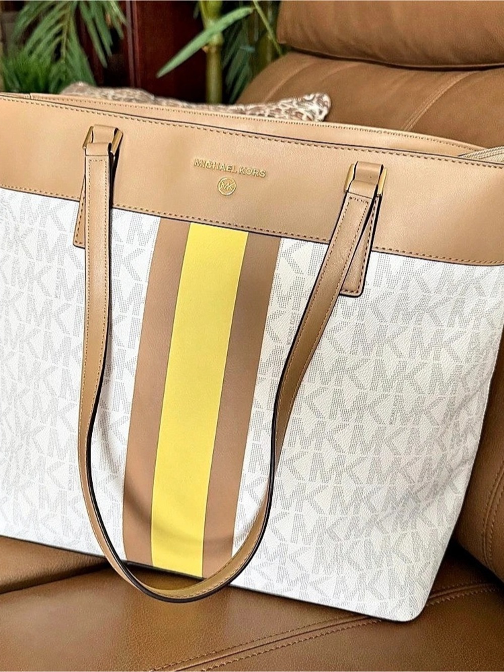 Michael Kors Jet Set Travel Tote Logo Tote in White, Yellow & Brown Like New